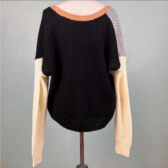 Asymmetrical Neutral Sweater - Picture 4 of 5